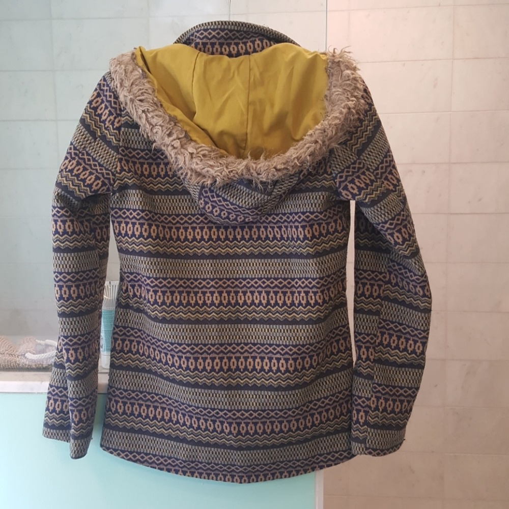 Patterned Winter Jacket - Picture 2 of 3